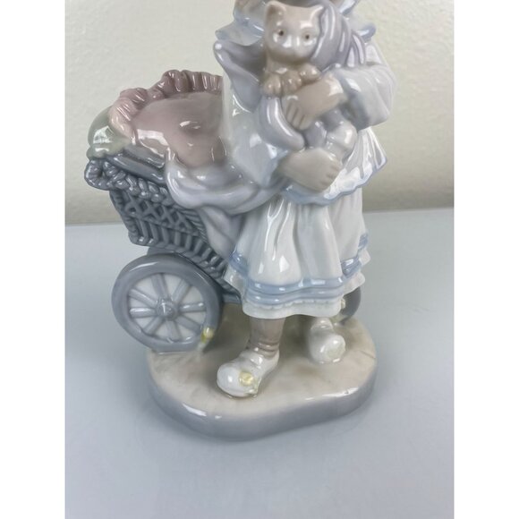 Original Lisi Martin LISI by Dolfi Italy Hand Painted Girl Holding Kitten Figure - Picture 3 of 11